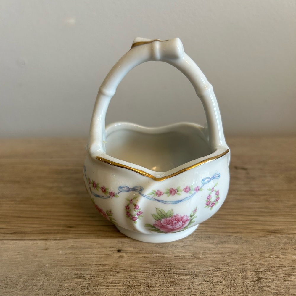 Lefton China Mini Basket with Flowers Japan Hand Painted‎ White Pink Vintage